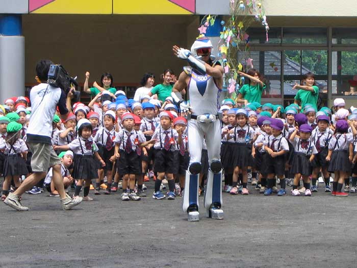 平成17年7月5日 火 のりスタ ドンファンが小山白ゆり幼稚園にやって来ました